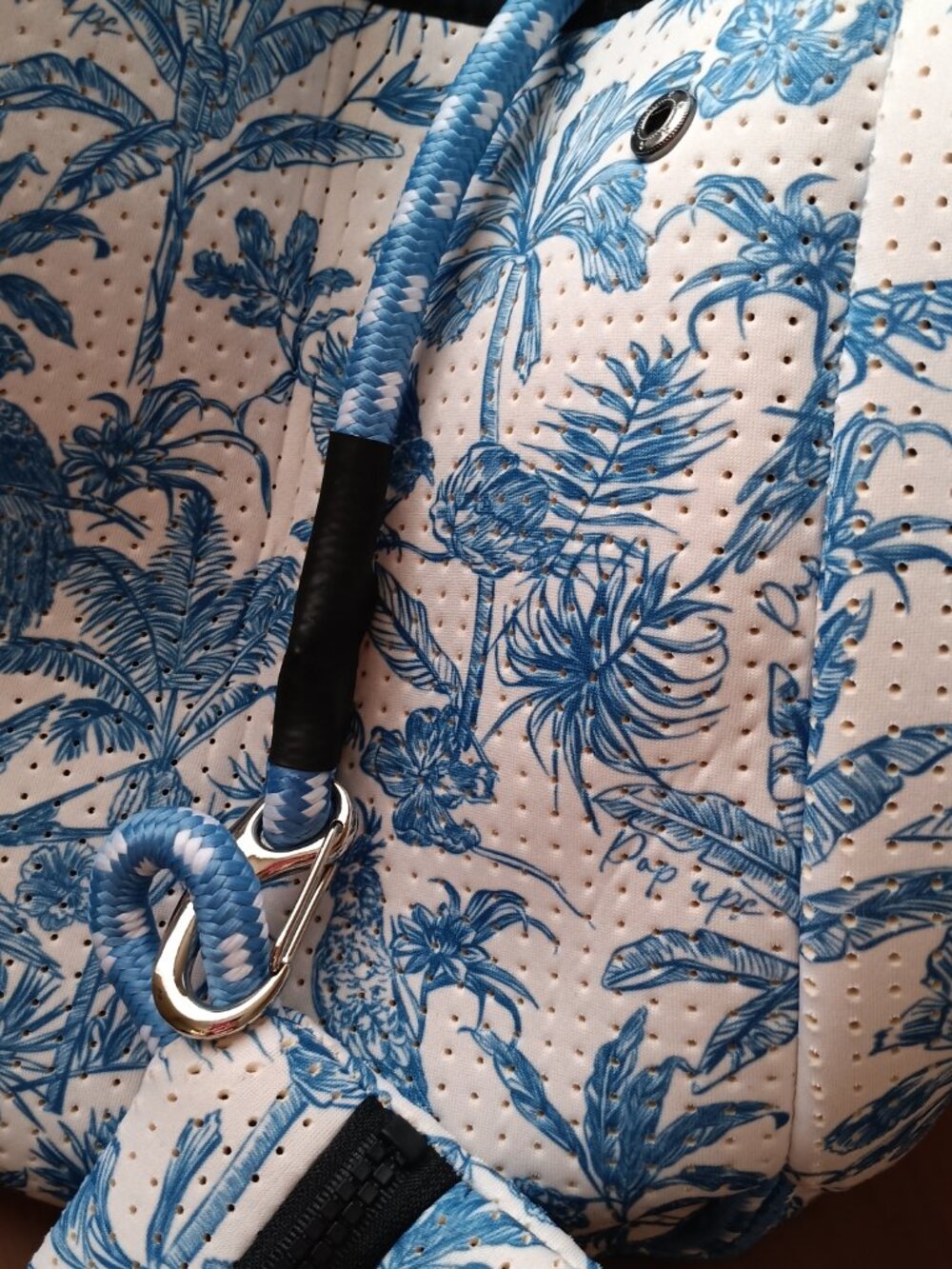 NWOT PopUps Toile Blue & White Everyday Tote - Picture 12 of 14